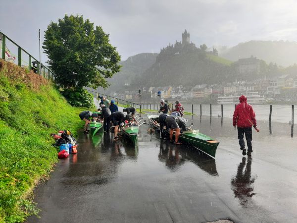 Cochem Ruderboote im Hafen Mosel 2021