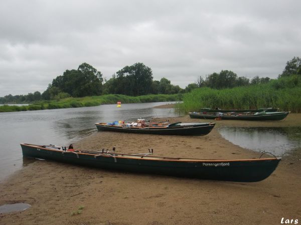 Ruderboote nach 177l Regen am Oderstrand 2021