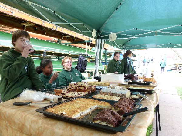 Tag der offenen Tuer 2012 Kuchenstand